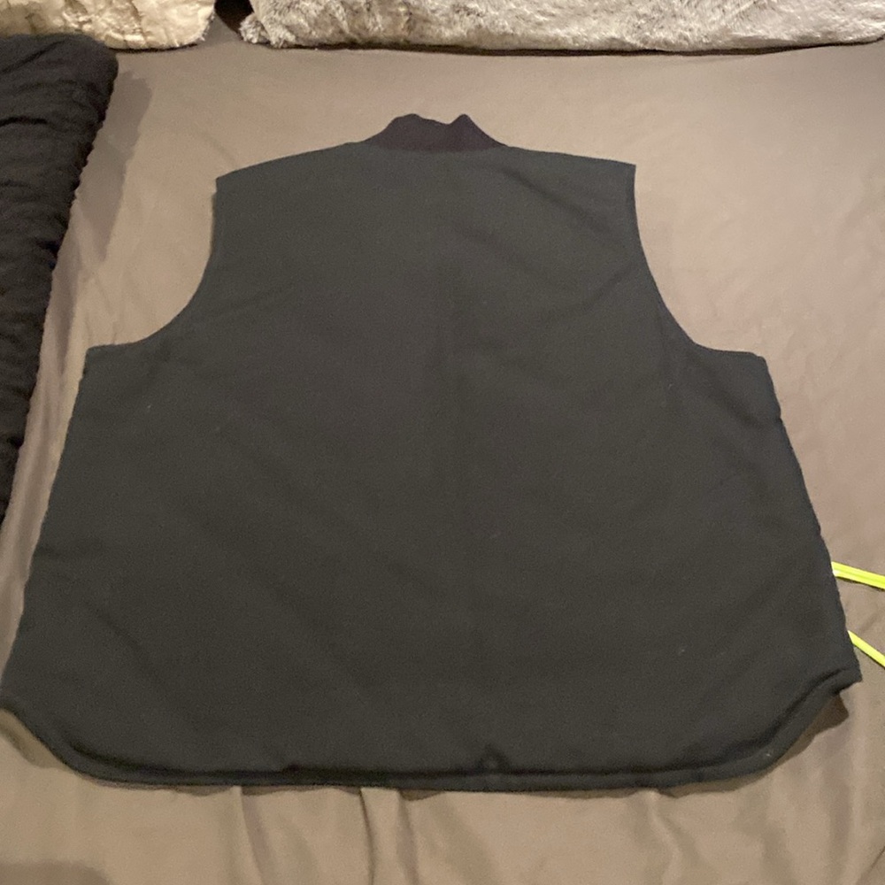 Carhartt Men's Black Vest - Picture 5 of 5
